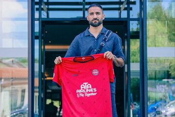 کاسه صبر مهاجم استقلالی لبریز شد؛ میخواهم زنده بمانم! کاسه صبر مهاجم استقلالی لبریز شد؛ میخواهم زنده بمانم!