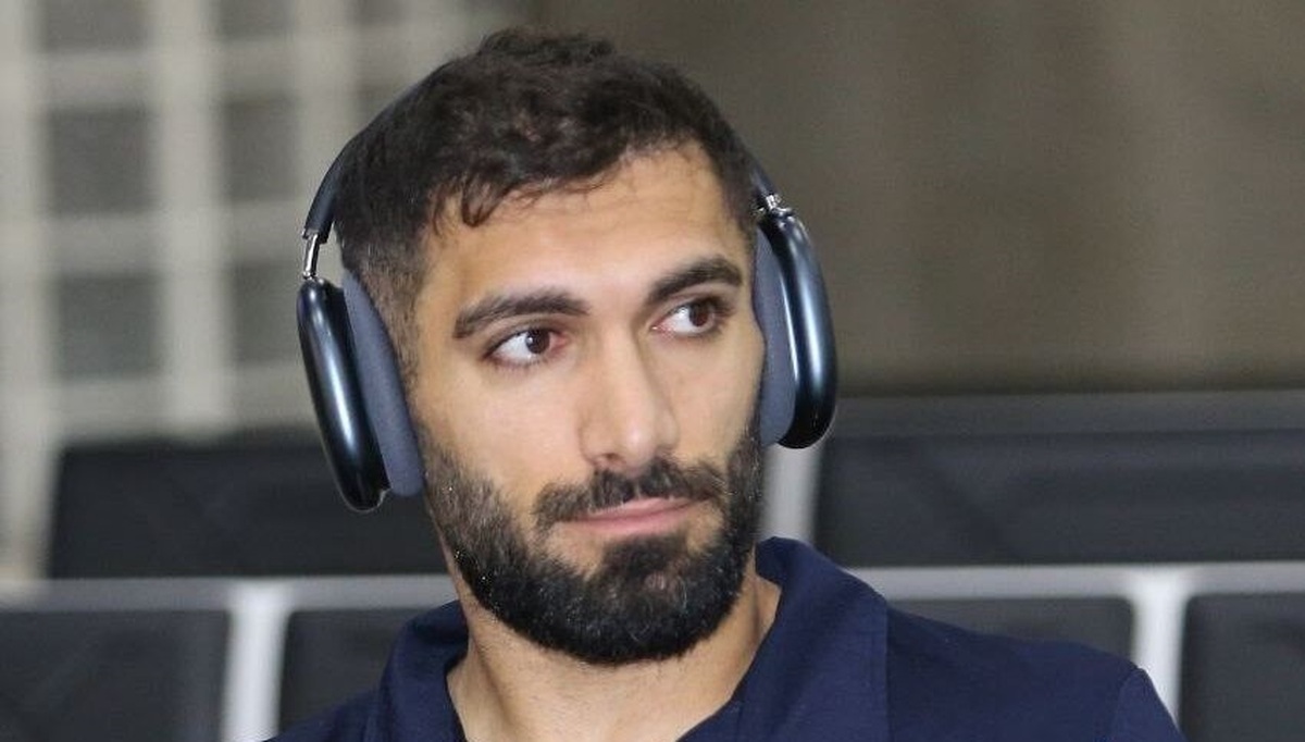 حمله هواداران استقلال به آقاسی/ فرهاد مجیدی این بازیکن را خوب شناخته بود حمله هواداران استقلال به آقاسی/ فرهاد مجیدی این بازیکن را خوب شناخته بود