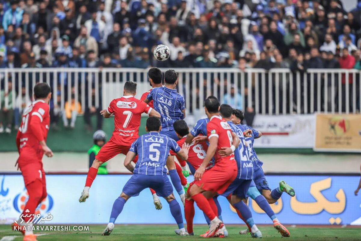 جنگ پرسپولیس و استقلال برنده نداشت/ دوئل برزیلی و پرتغالی به تساوی نفسگیر سرخابیها در دربی ختم شد جنگ پرسپولیس و استقلال برنده نداشت/ دوئل برزیلی و پرتغالی به تساوی نفسگیر سرخابیها در دربی ختم شد