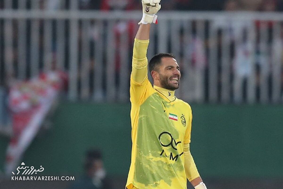 اتفاق عجیب در دربی؛ یک پرسپولیسی پیراهن آدان را گرفت! اتفاق عجیب در دربی؛ یک پرسپولیسی پیراهن آدان را گرفت!